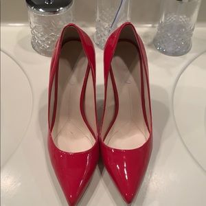 Red Pantent leather pump